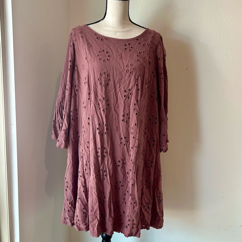 Torrid size 2 Elegant Mauve Eyelet Dress